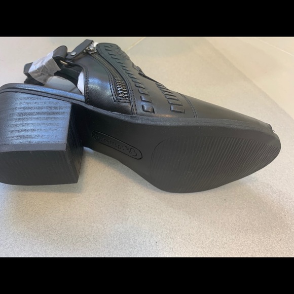 Baretraps Ivalyn Block Heel Open Toe Bootie - Picture 12 of 12